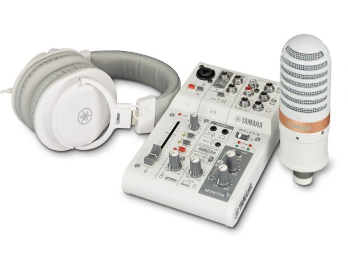 Yamaha AG03 MkII Live Streaming Bundle (White)