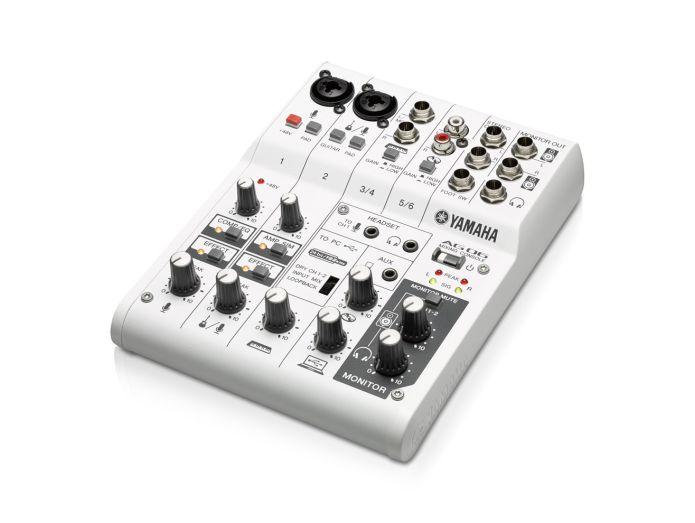 Yamaha AG06 mixer
