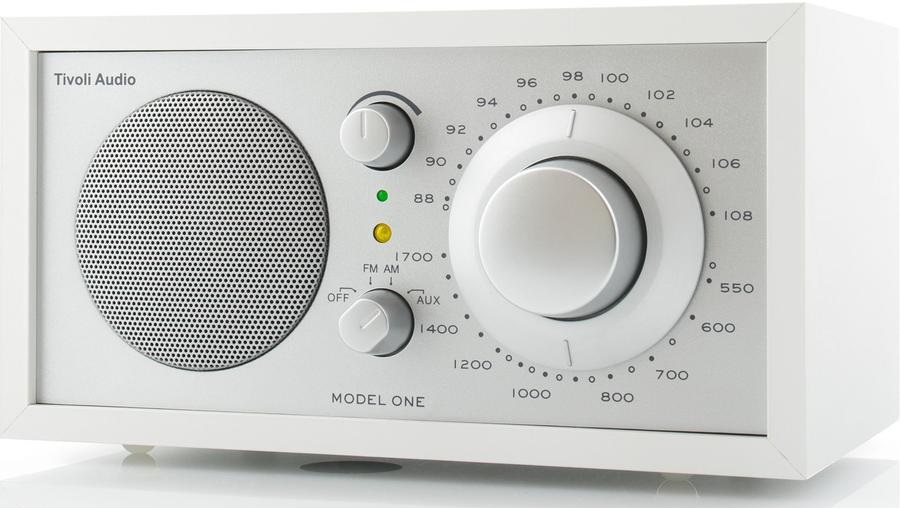 Se Tivoli Audio Model ONE Radio (Hvid/Sølv) hos Drum City